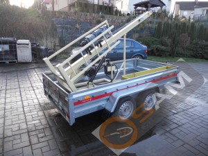 Geologisches Bohrgerät WMM-08/18 auf einem Anhänger